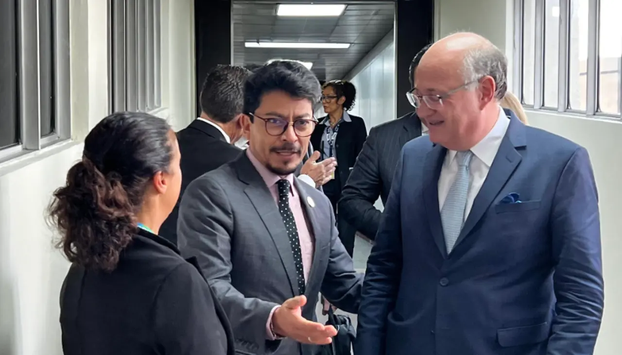 Presidente del BID se reunirá con el BCB, Rodrigo Paz y empresarios: Hay $us 4.500 millones comprometidos, señala el canciller