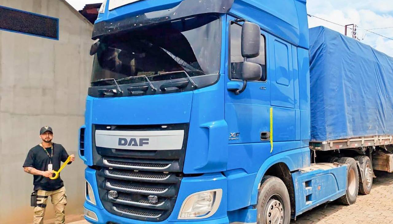 Aduaneros decomisan en Santa Cruz harina extranjera que fue presentada como nacional 