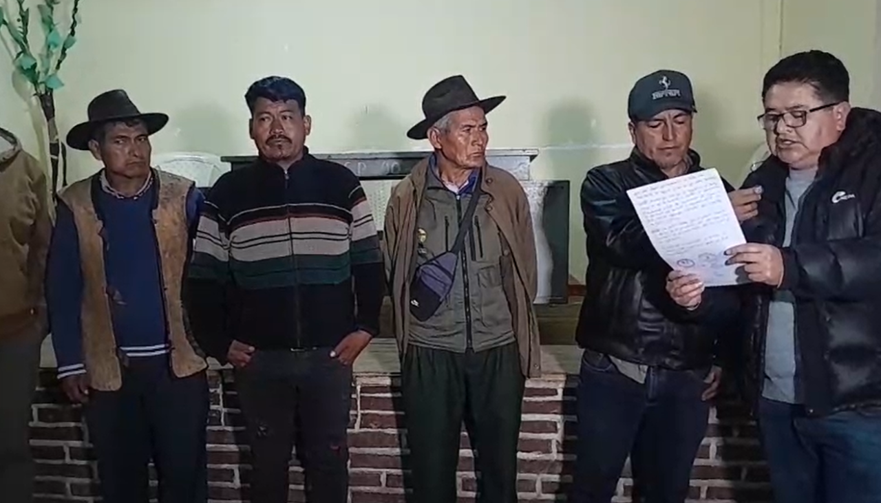 Declaran cuarto intermedio de 72 horas en el bloqueo en Aiquile, ruta Cochabamba-Sucre 