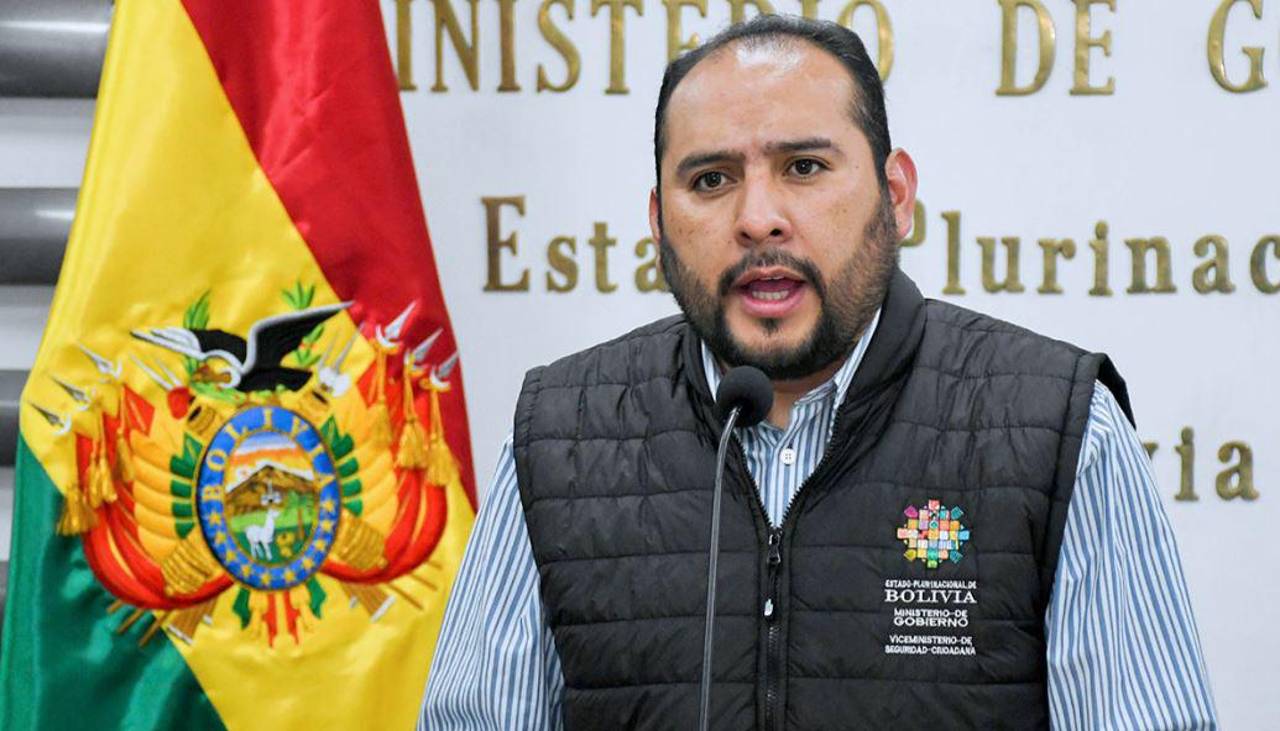 Ministro Ríos “saluda” la revisión de las detenciones de Añez, Camacho y Pumari y habla de “uso desmedido” de la medida cautelar 