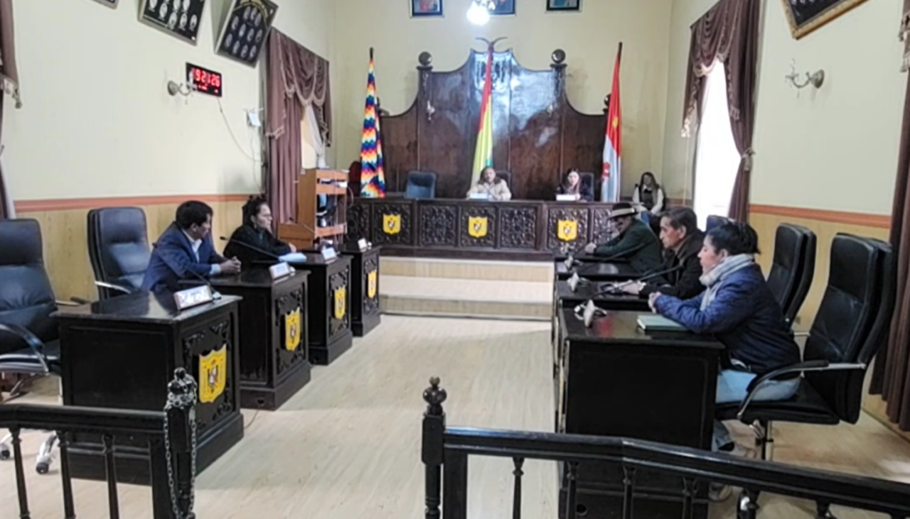 Se ahonda la crisis en la Alcaldía de Potosí: Porcel toma el despacho, pero el Concejo no lo reconoce 