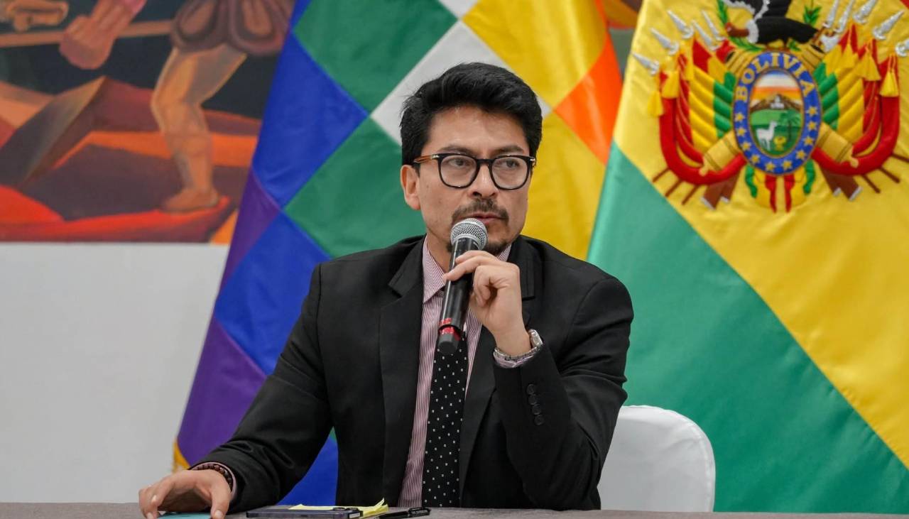 Ministro Aramayo revela que el decreto del diésel “es uno de los condicionamientos del FMI”