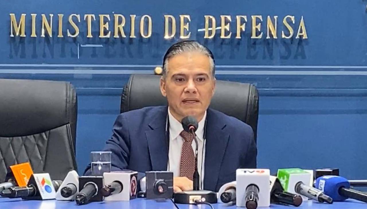 Ministro de Defensa pide levantar bloqueos tras subida de cupo de diésel para pequeños productores