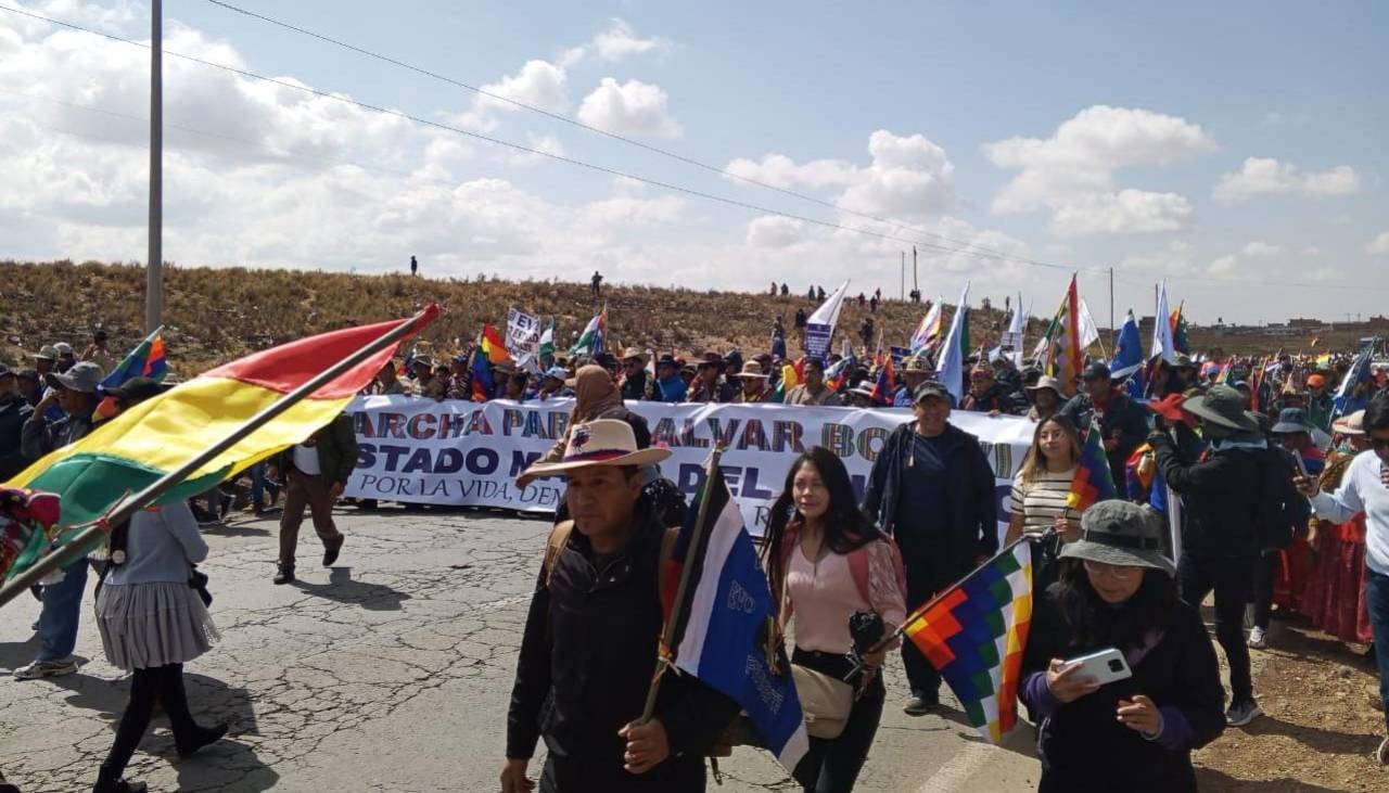 Con Evo y Andrónico a la cabeza, la marcha contra Arce parte de Caracollo con la advertencia de un bloqueo de caminos desde el 30 de septiembre