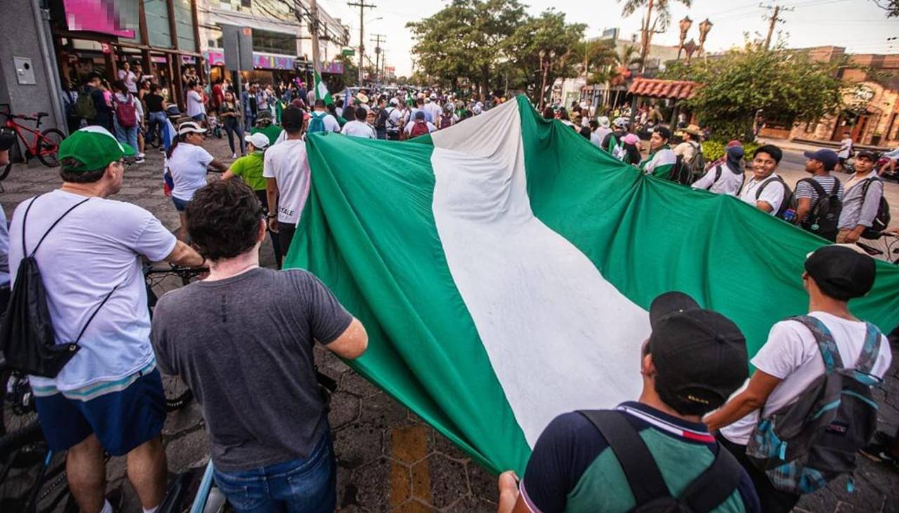 Autoridades cruceñas y diferentes sectores se suman a la marcha por la democracia de este jueves