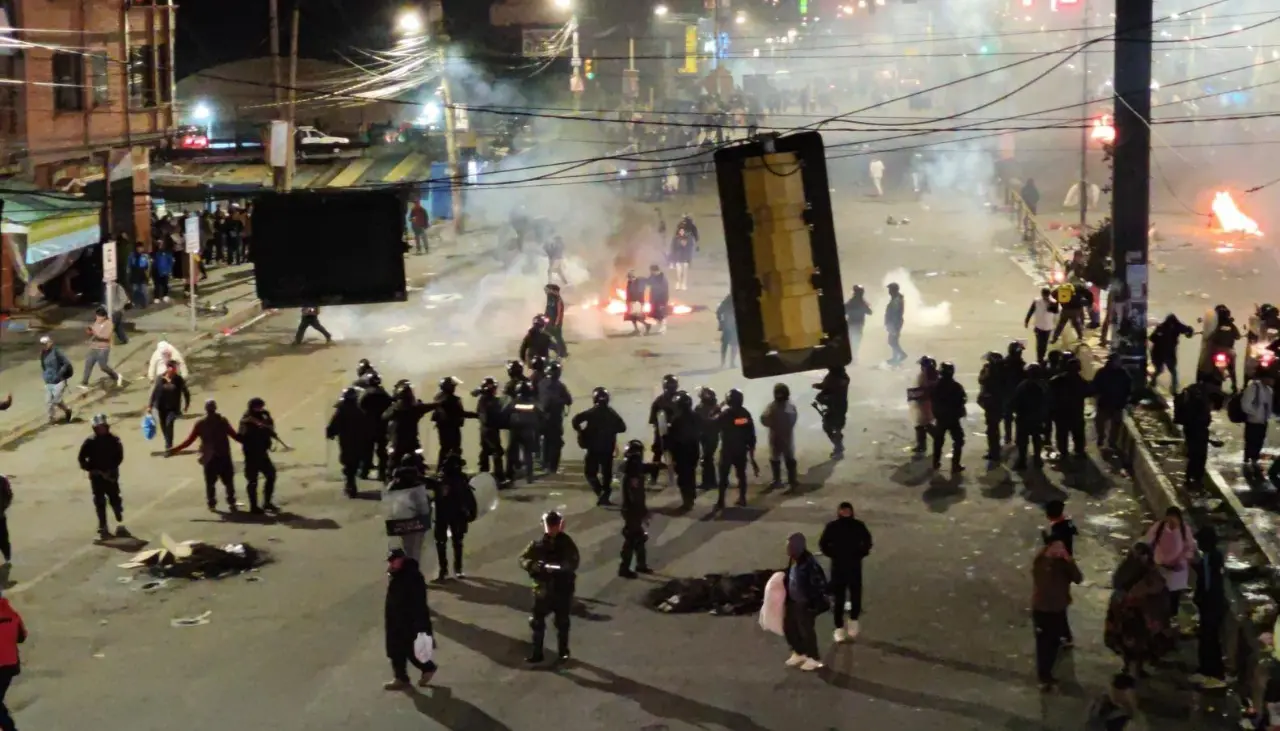 Gasificación y enfrentamientos en El Alto tras acuerdo COB-Gobierno