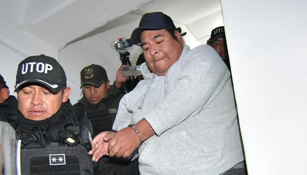 Tras ampliar su declaración por los 53 días de bloqueos, Vicente Salazar retorna a Chonchocoro bajo fuerte resguardo policial 