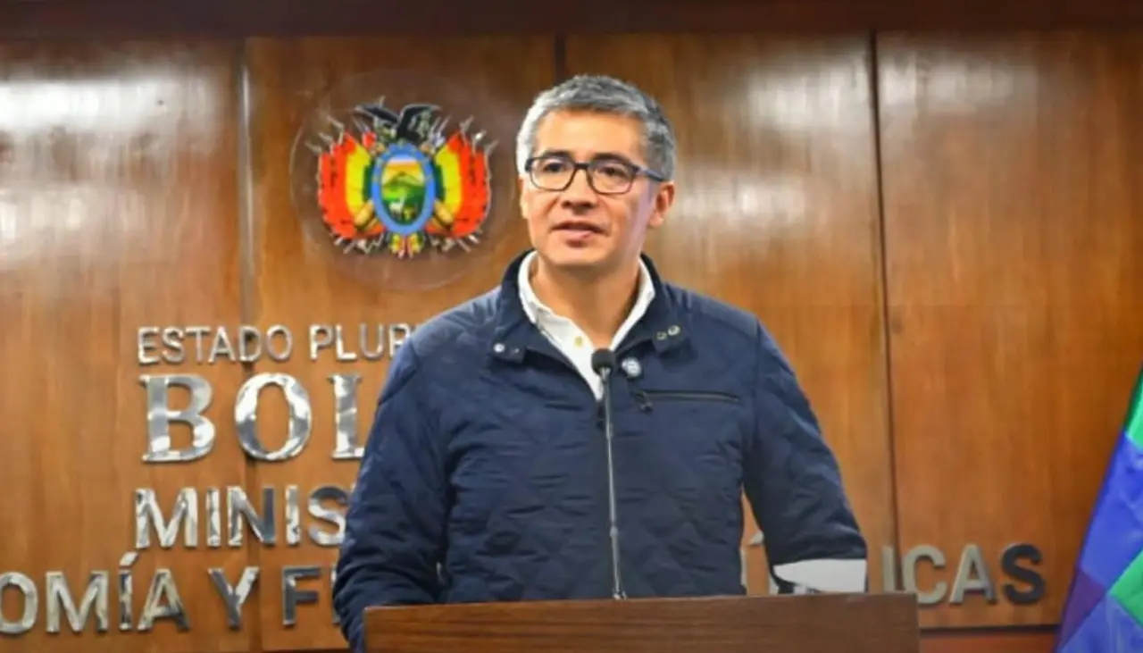 Gobierno espera crédito de hasta $us 2.800 millones del FMI, según ministro