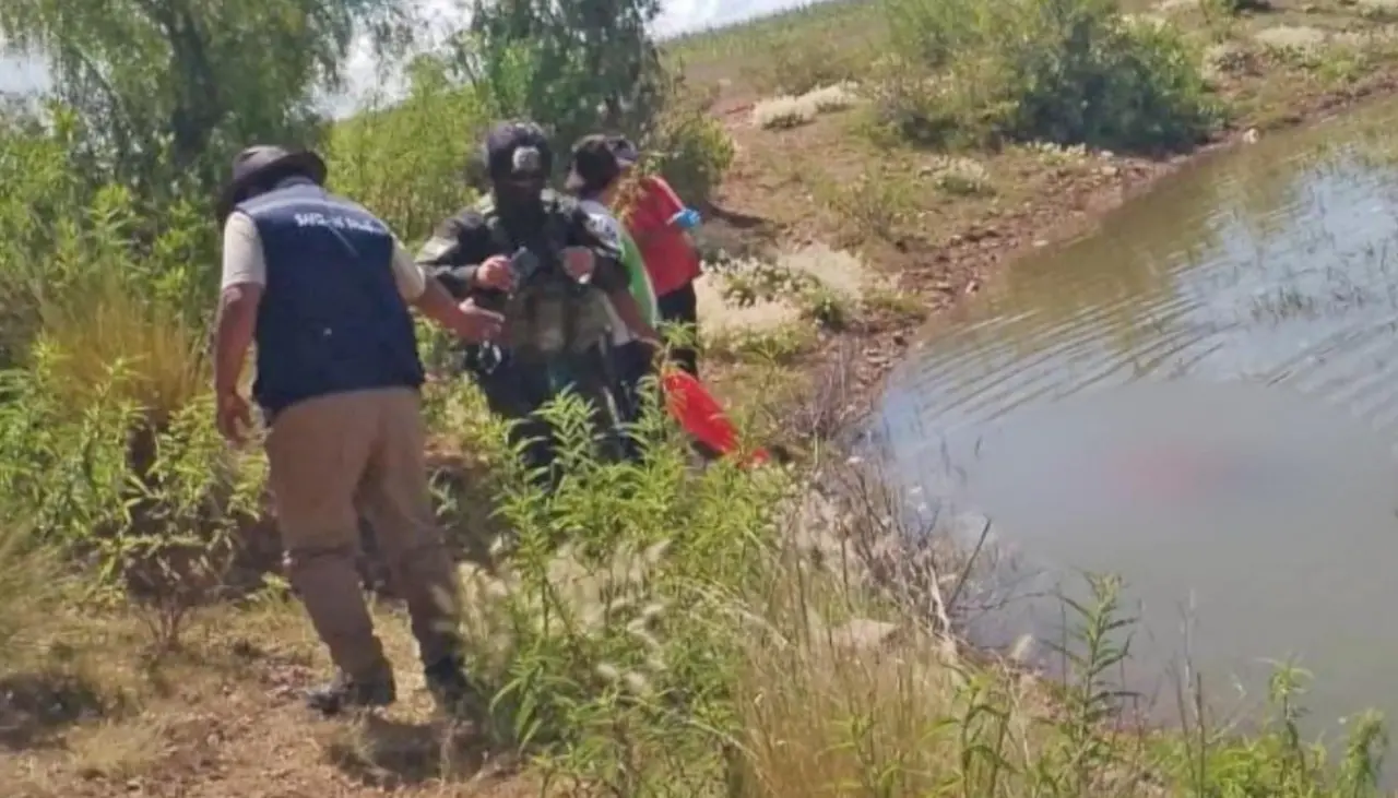Hallan sin vida a una madre y su bebé dentro de una laguna, su suegro es el principal sospechoso