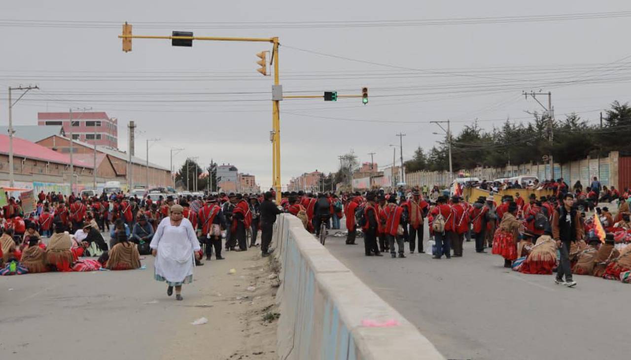 No hay tregua: Los bloqueos persisten en La Paz pese al avance del trámite para la abrogación de la Ley 1720