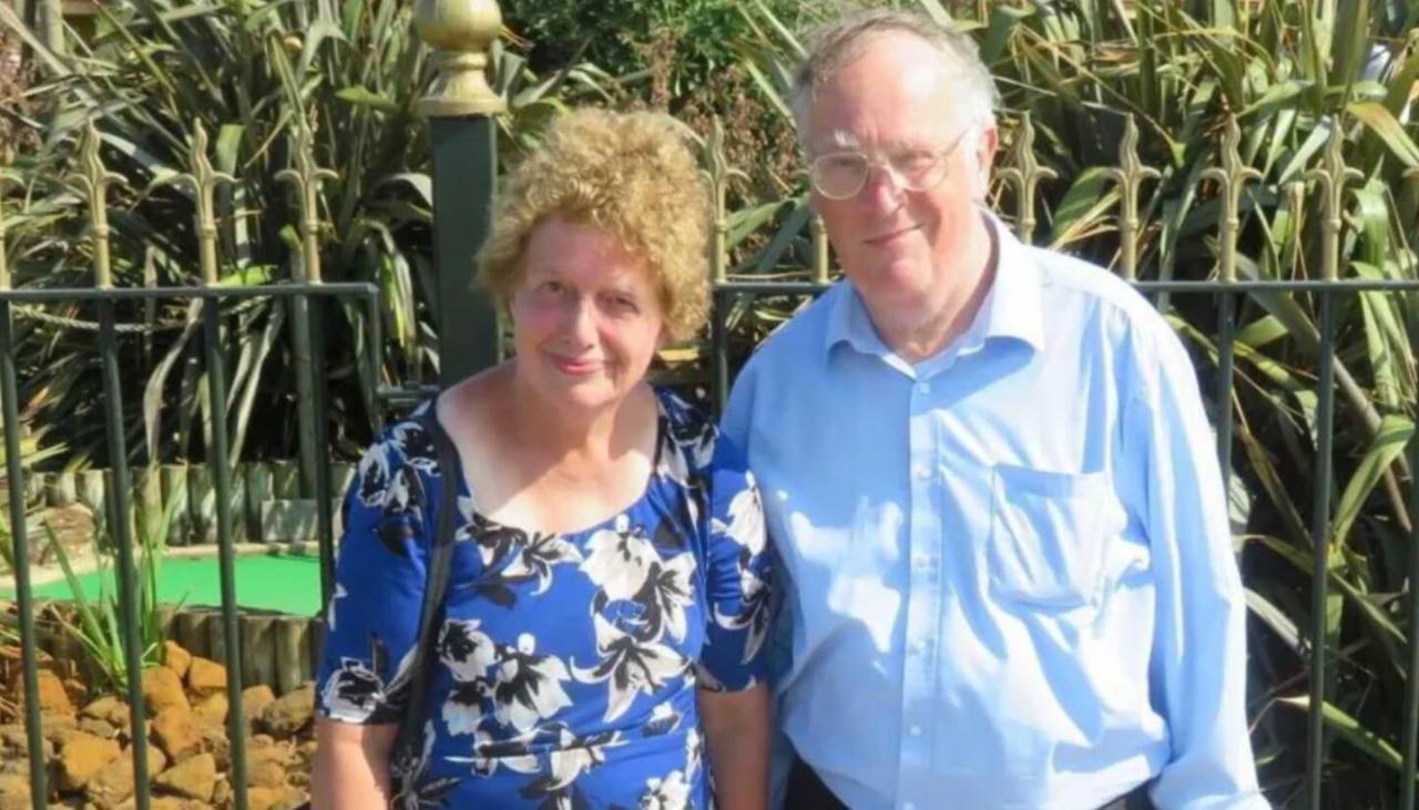 Mató a sus padres y escondió sus cuerpos durante cuatro años mientras se gastaba su dinero