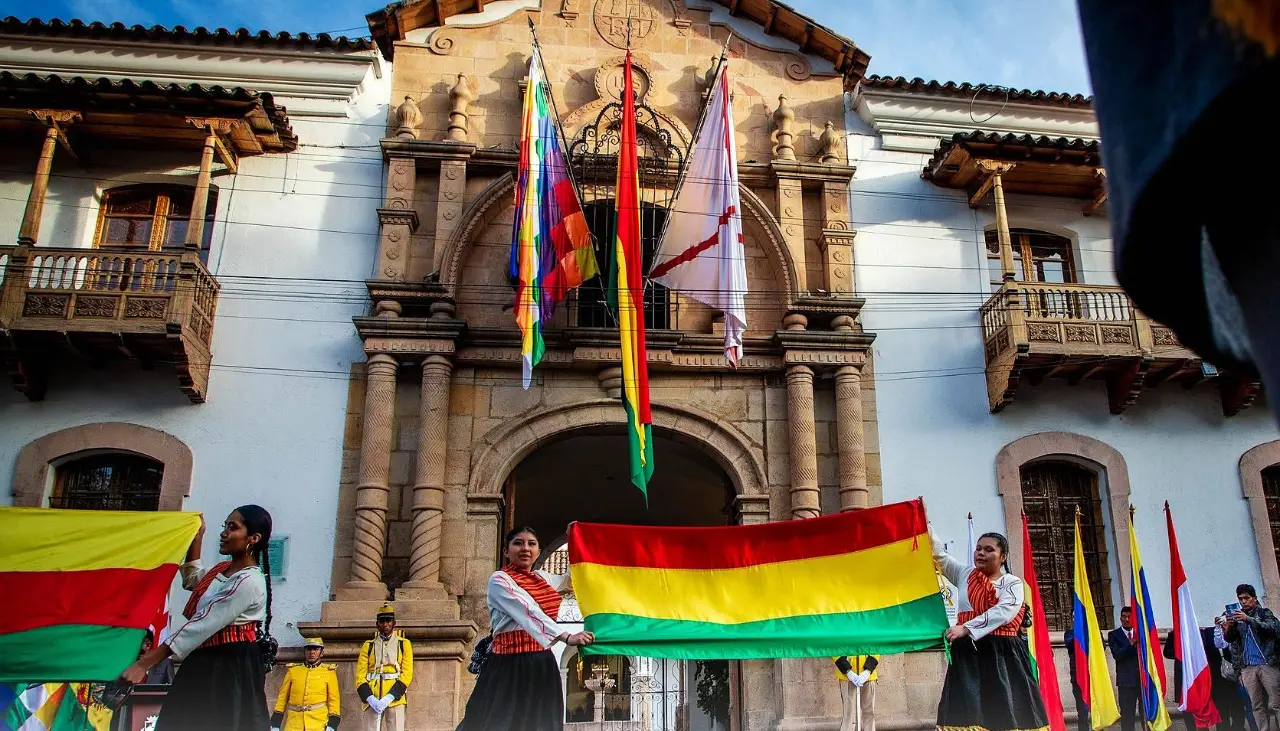 Bolivia celebra el Bicentenario de su independencia en crisis y próximo a las elecciones presidenciales