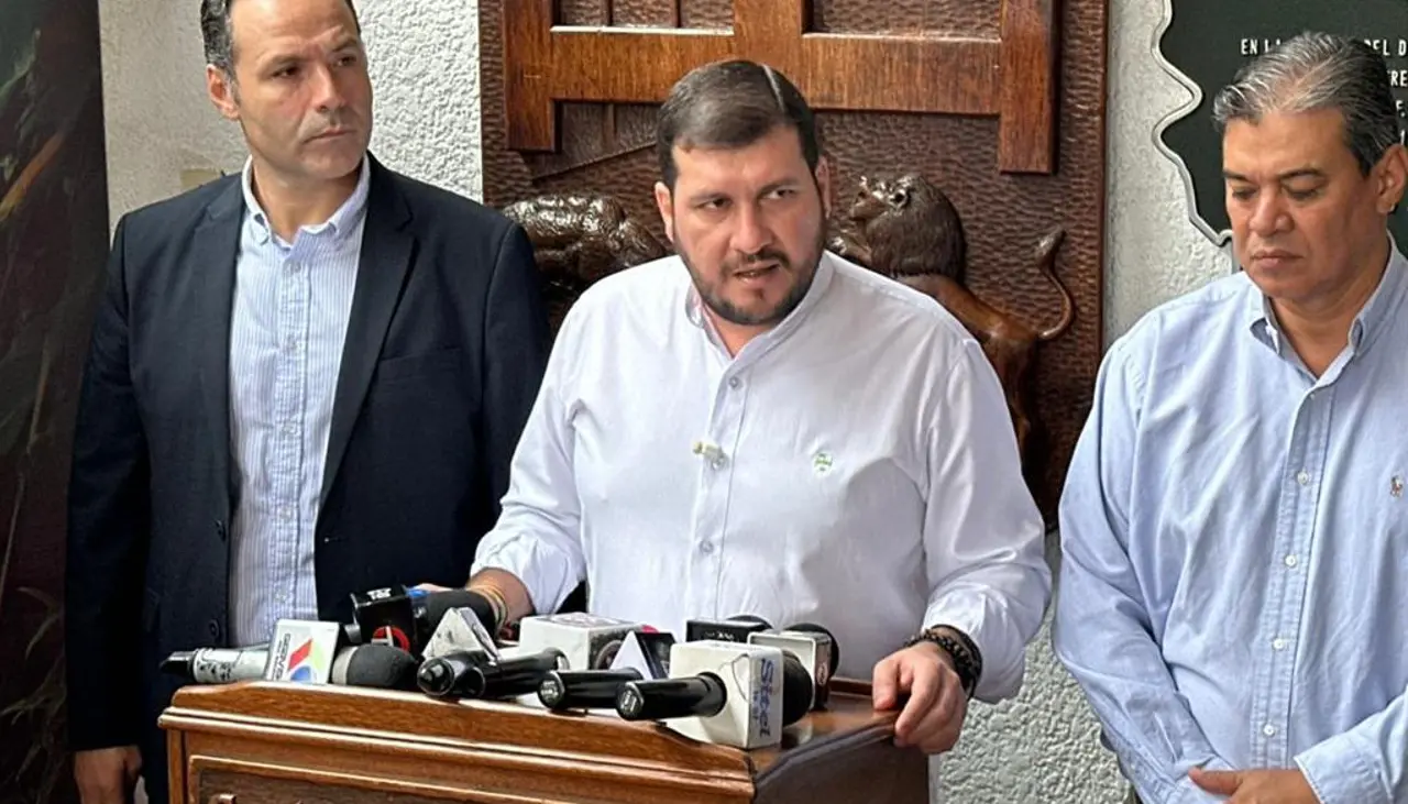 Cívicos cruceños dicen que el Gobierno “tiene la obligación de decretar Estado de excepción” para pacificar a Bolivia 