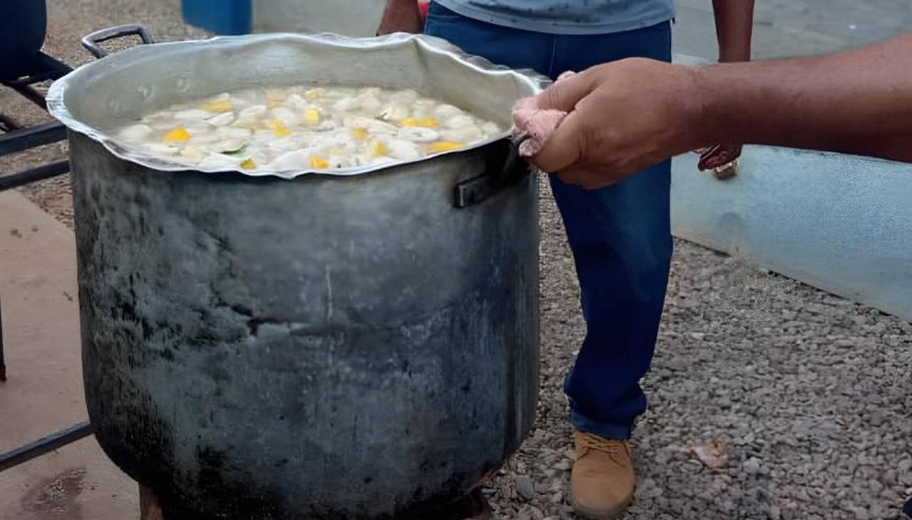 Hombre denuncia que encontró la cola de un perro en una sopa que compró y se inició una investigación
