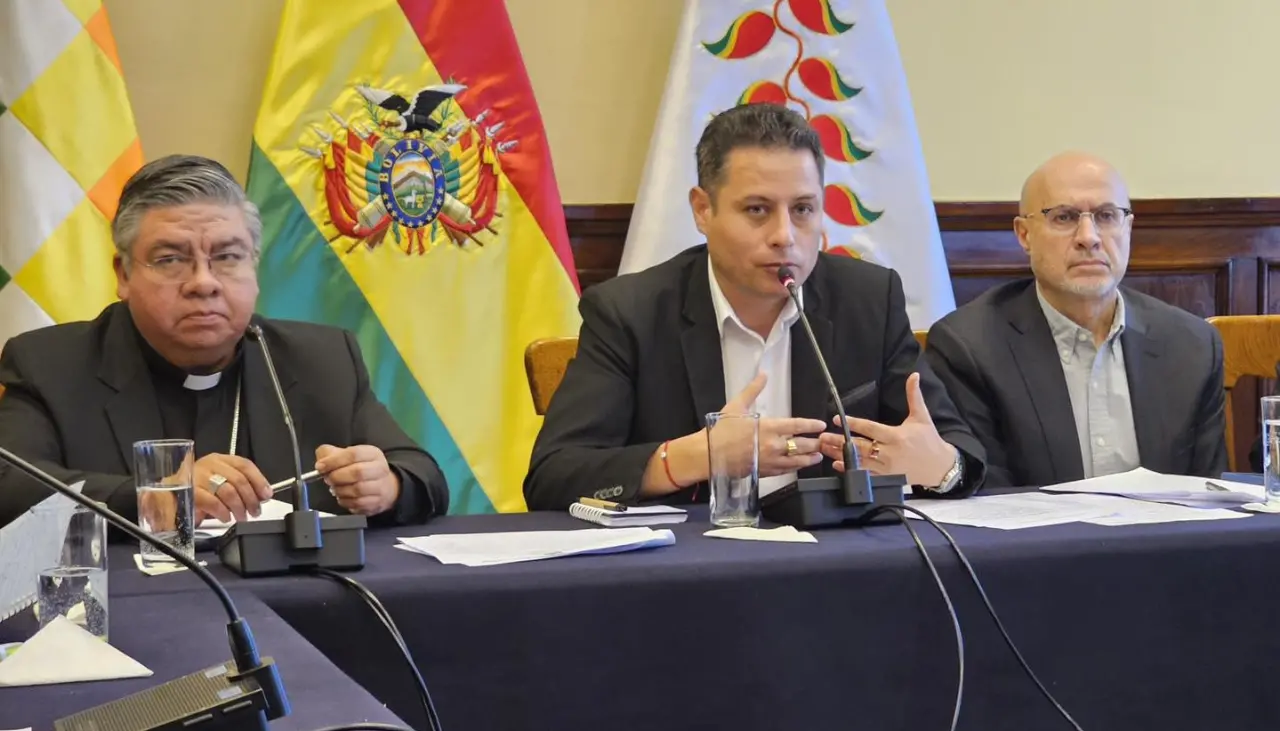 Diálogo: Primera reunión acordó gestiones para que participen todos los dirigentes