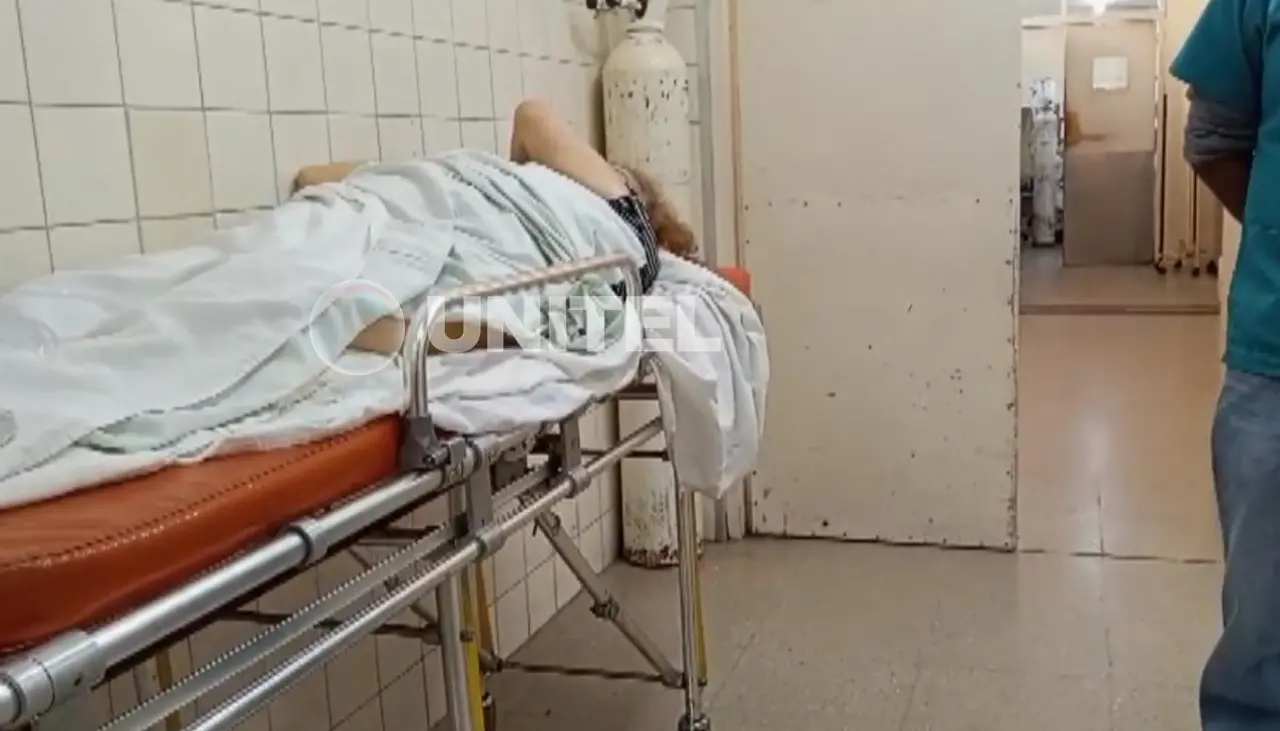 Adulta mayor con fractura de pelvis peregrinó más de un día y esperó por horas en una ambulancia