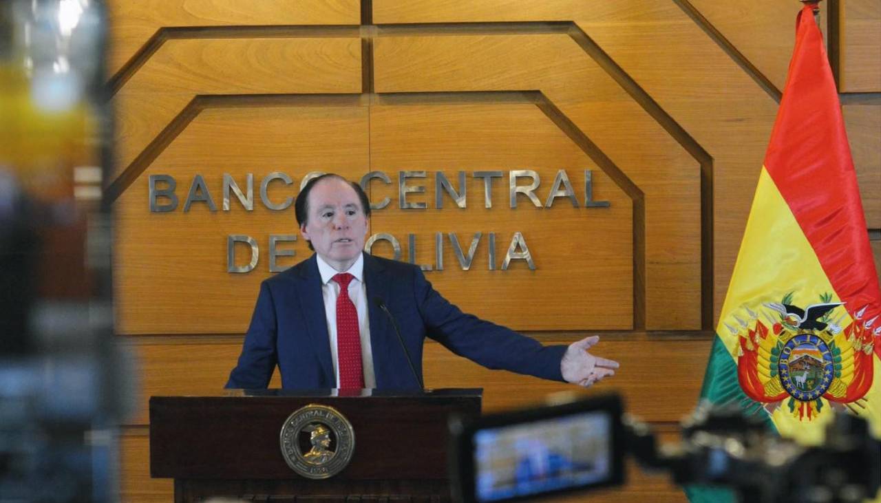 “Nunca más va a haber estos corralitos en dólares”: Presidente del BCB promete cuidar los ahorros de los bolivianos