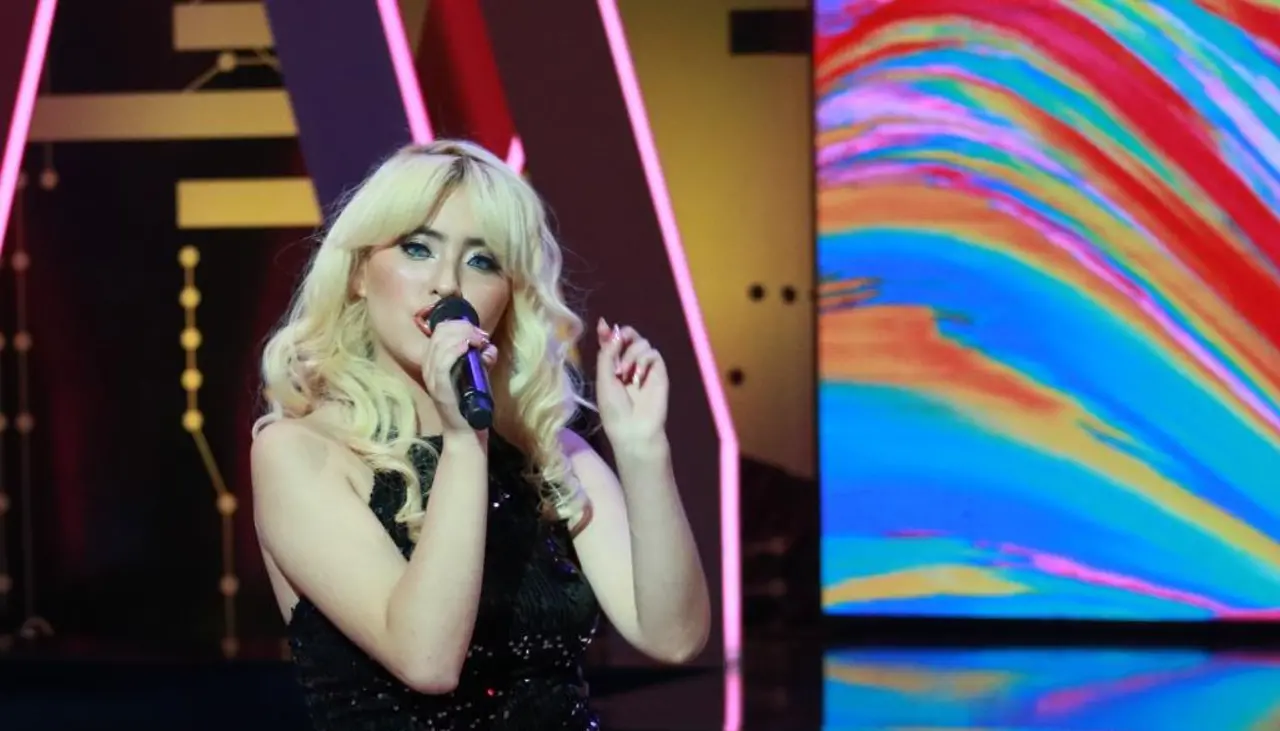 Sabrina Carpenter gran parte de su gala no cantó y solo habló, le señaló el jurado 