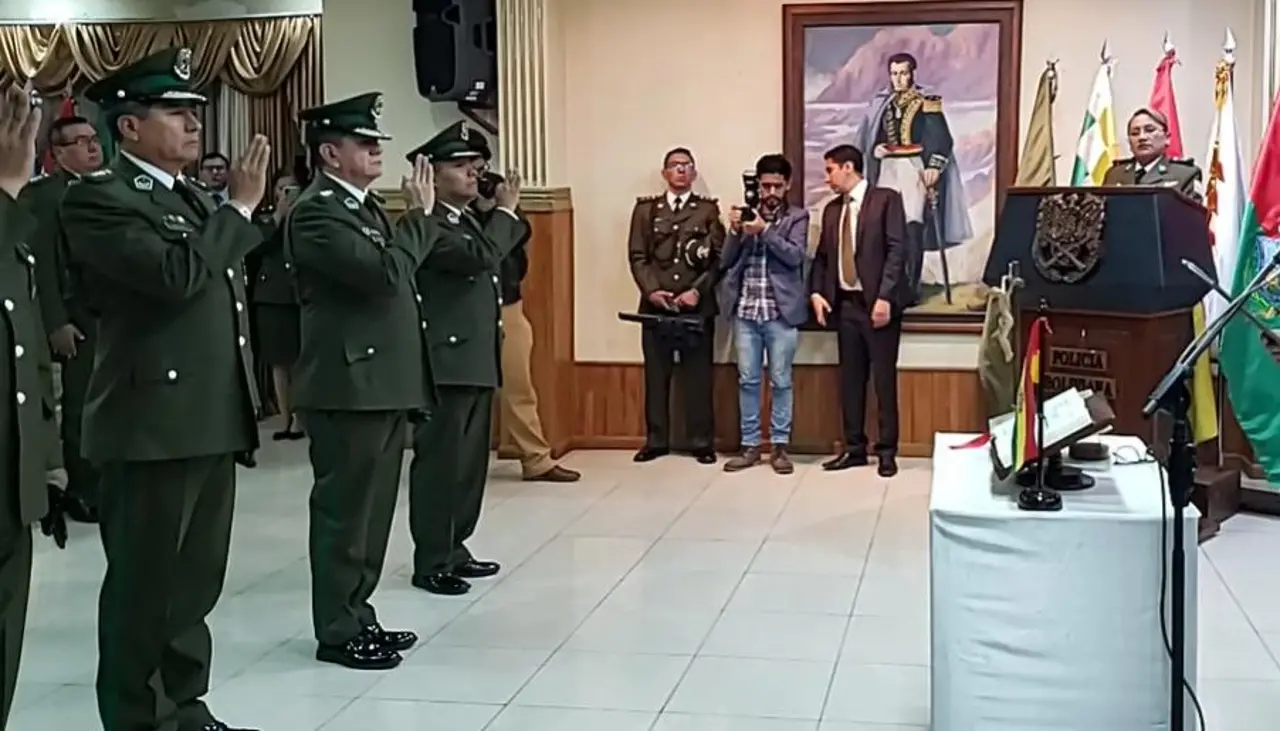 Gobierno posesiona a nuevos directores de la Policía Boliviana 