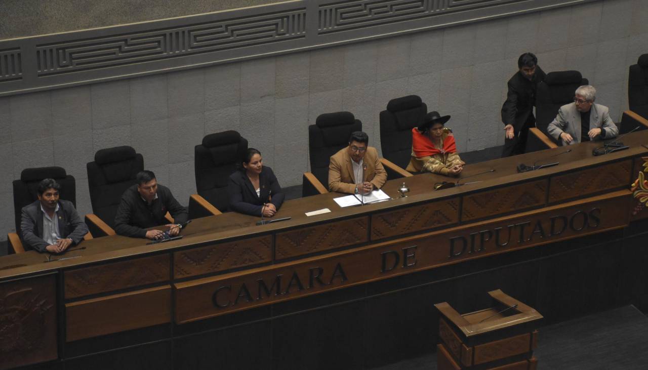 Cámara de Diputados convoca a sesión el jueves para conformar las comisiones y comités, dice legislador arcista 