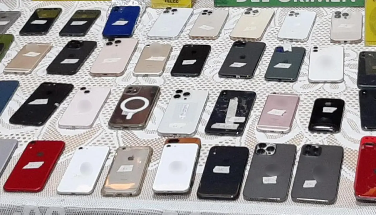 Policía recupera 51 teléfonos de alta gama robados en Cochabamba