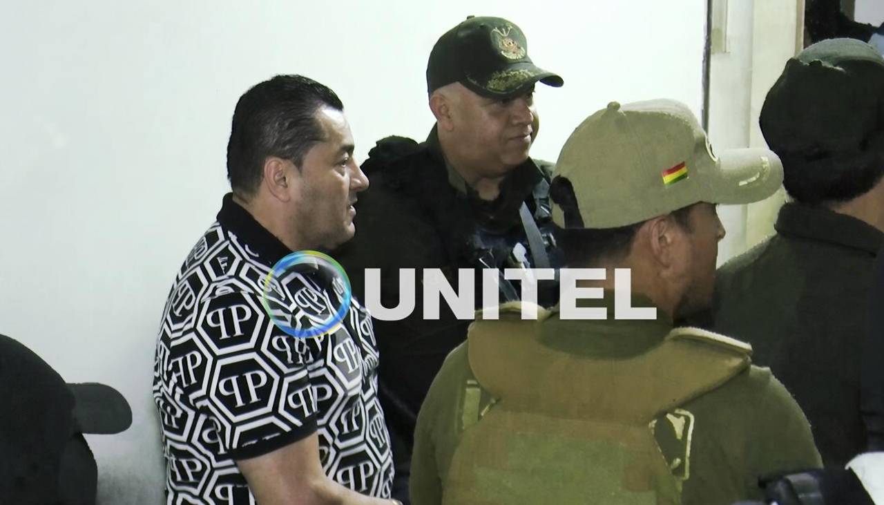 Trasladan a Jhonny Fernández a Palmasola para cumplir detención preventiva por presunta malversación