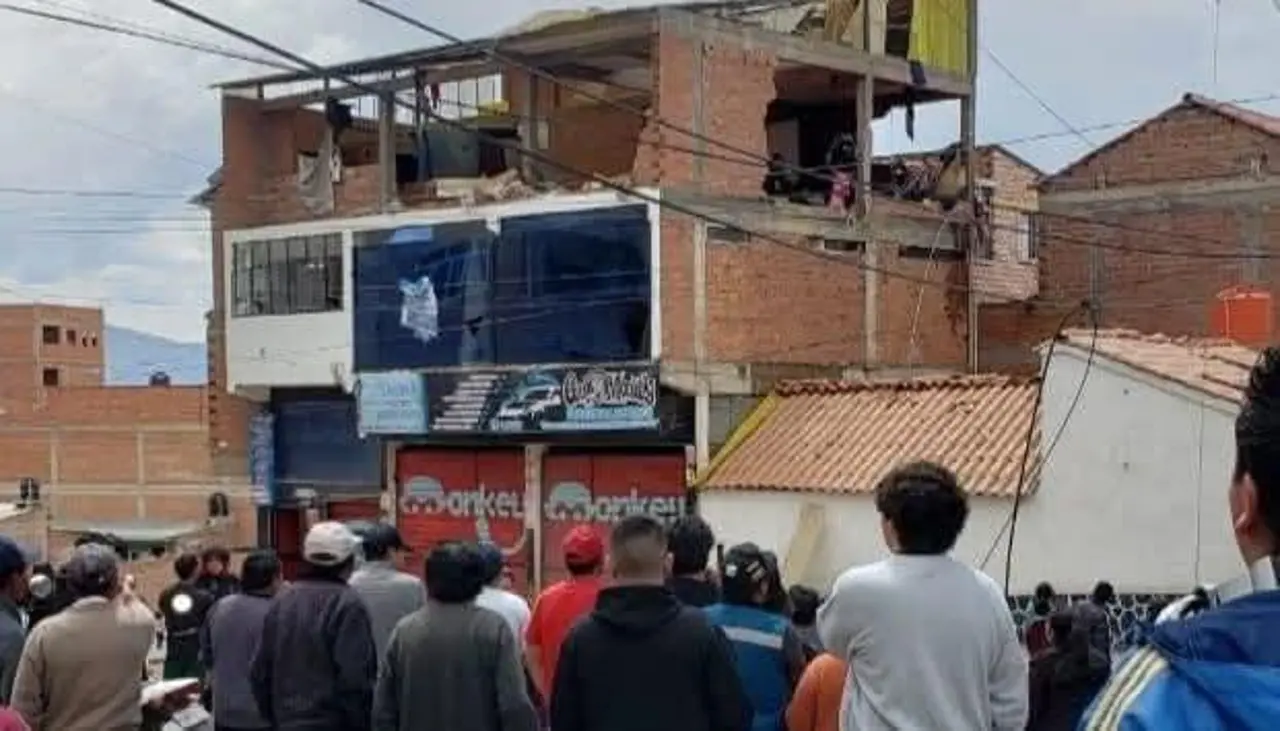 Explosión en sauna de Potosí deja a un hombre y su hija heridos; avanzan las pesquisas