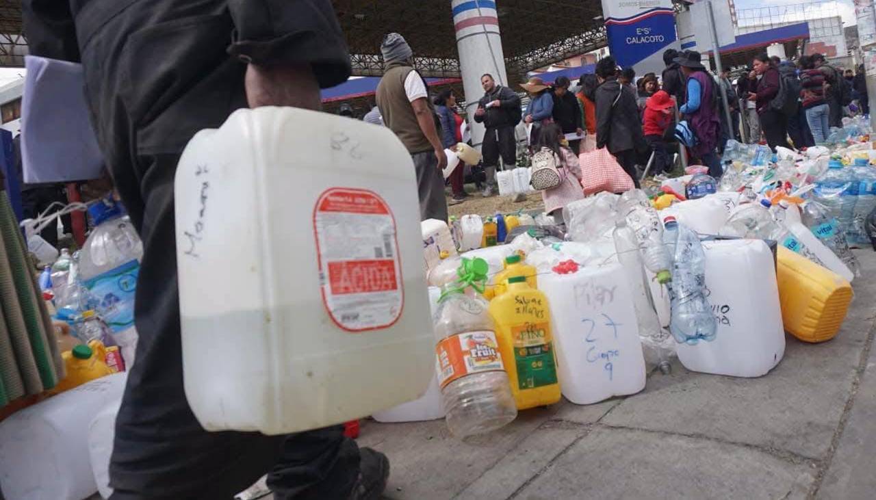Ministerio de Hidrocarburos limita a 5 litros por día la compra de combustible en bidones tras detectarse irregularidades
