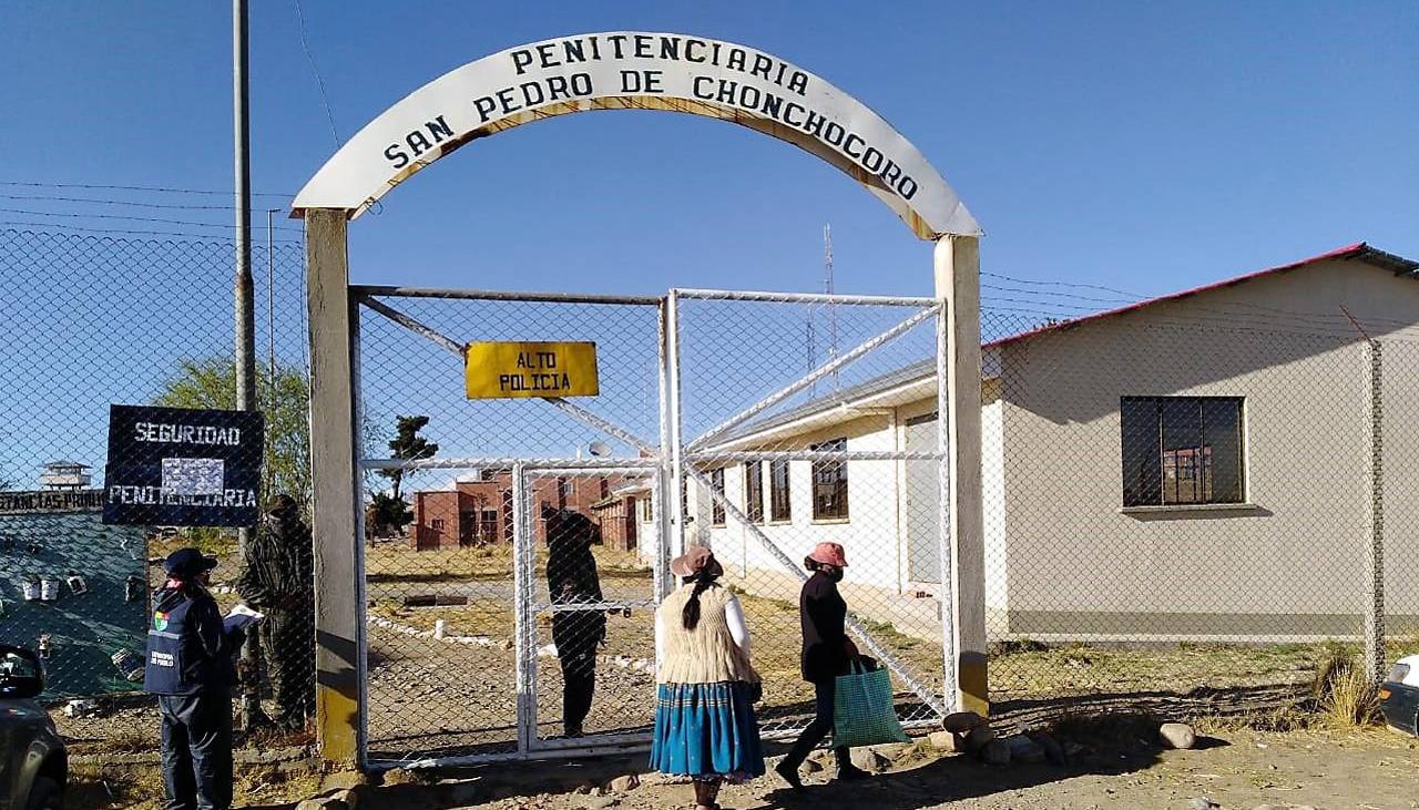 Hallan sin vida a dos reos en el penal de Chonchocoro, los cuerpos tenían signos de violencia