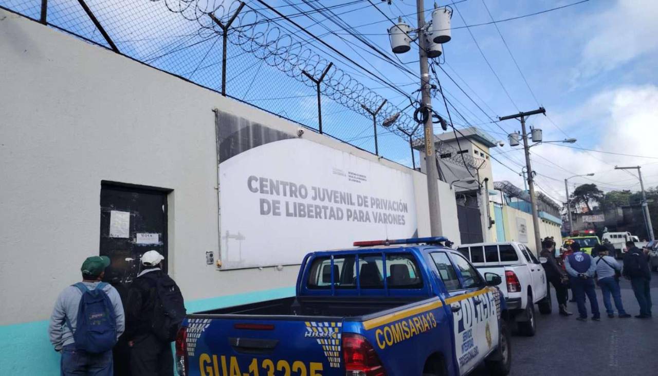 Internos toman como rehenes a empleados de una cárcel juvenil de Guatemala