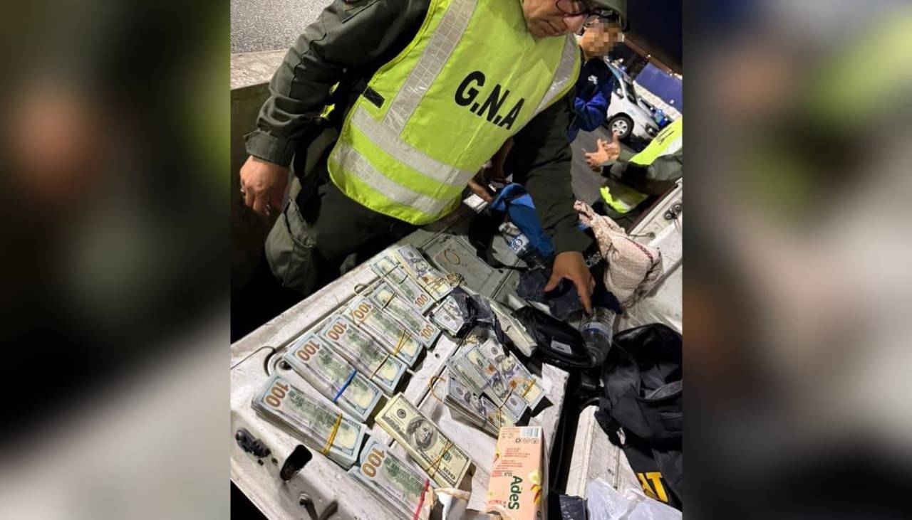 Argentina: Capturan a boliviano con más de $us 100.000 y casi un millón de pesos argentinos que ocultaba en cajas de jugos