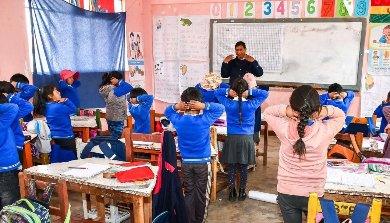 Este lunes comienza las clases “sin celulares”; Paz inaugurará la gestión escolar en Copacabana 