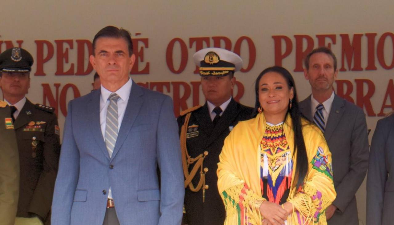 Bolivia expulsa a la embajadora de Colombia por la “injerencia” de Petro en política interna