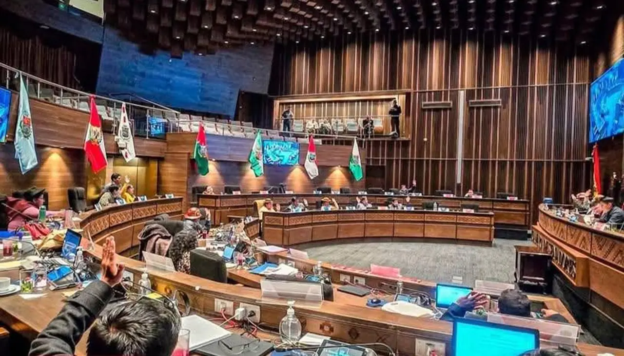 Senado aprueba dispensación de trámite y se dispone a tratar la ley para suministro directo de combustibles