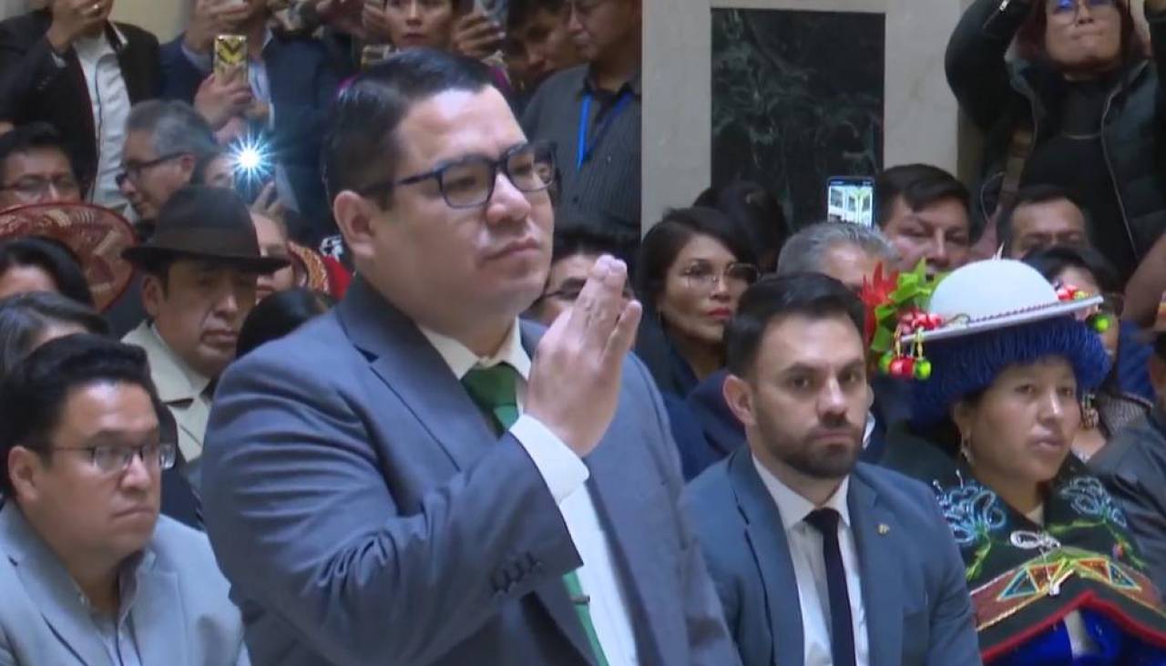 Roger Mariaca es posesionado como fiscal general del Estado hasta el 2030