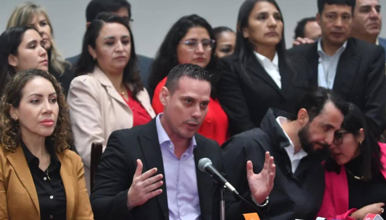 Velasco y bancada de Libre exigen a la Policía no presionar ni interferir a fiscales que indagan el caso Cerimedo
