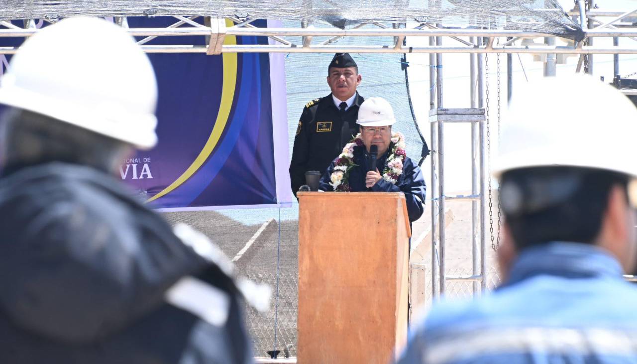 Desde Uyuni, Arce dice que Bolivia puede perder $us 2.000 millones si el Legislativo no aprueba los contratos de litio