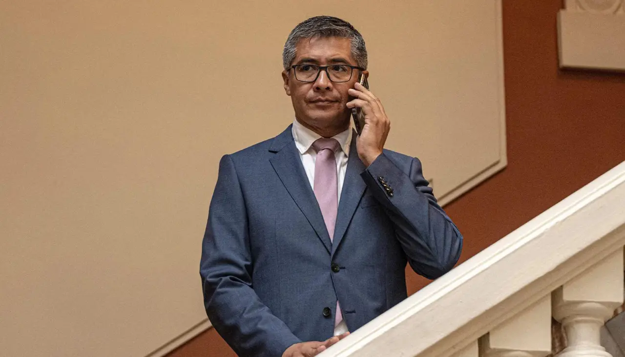 Ministro de Economía y canciller están en EEUU en busca de “financiamiento y atraer inversiones”