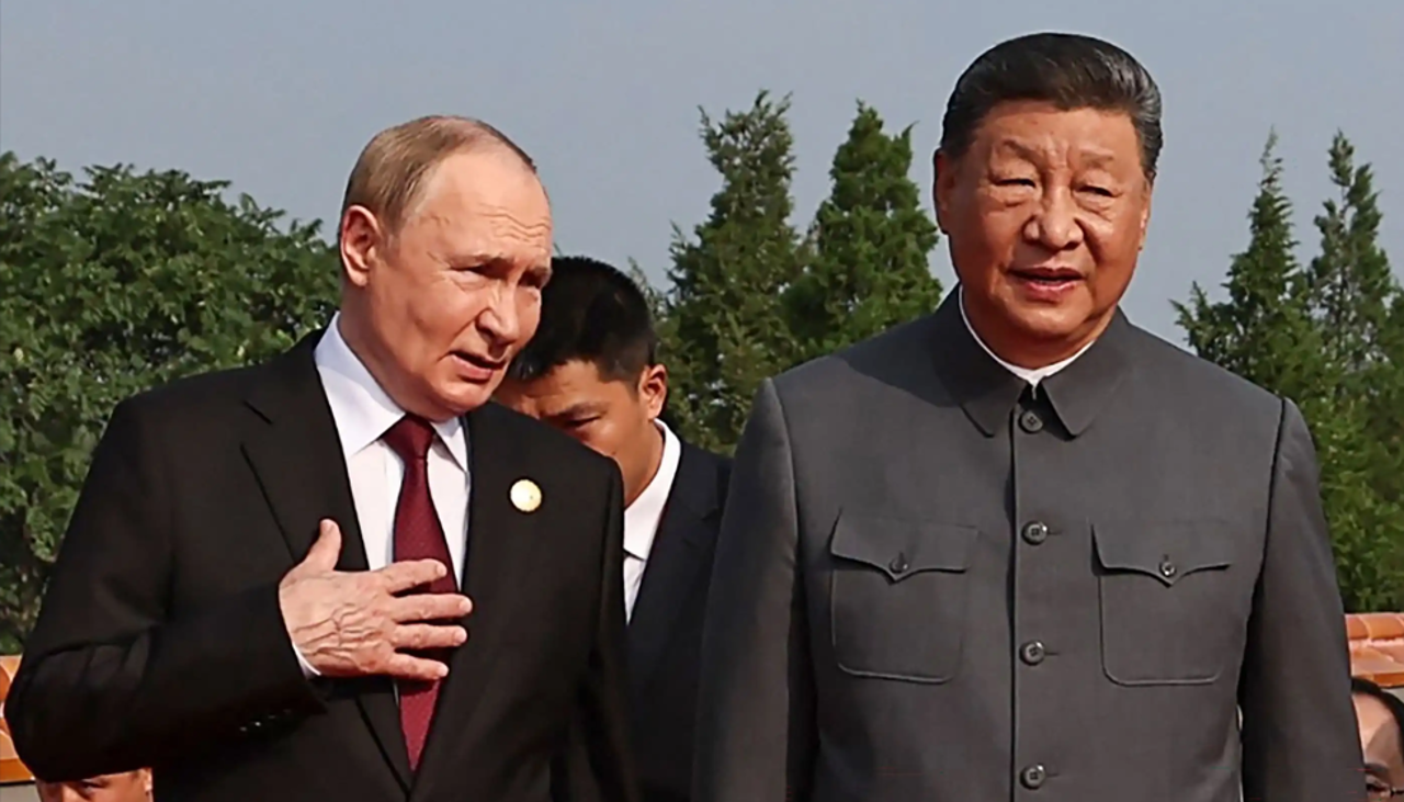 Micrófonos abiertos captaron a Putin y Xi hablando de la inmortalidad en desfile de Pekín