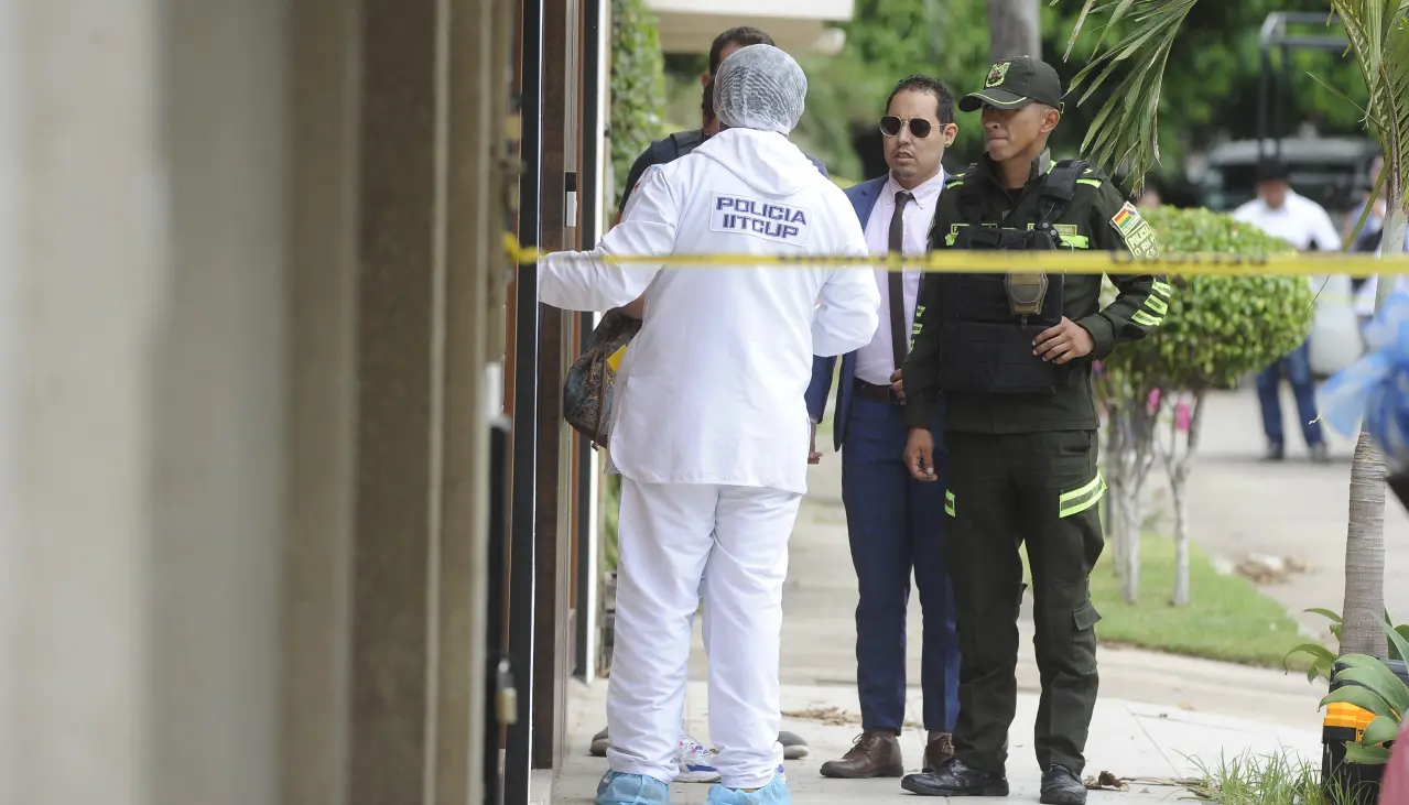 Capitán de la Policía fue acribillado cuando salía de su casa para llevar a su hija al colegio, según fiscal