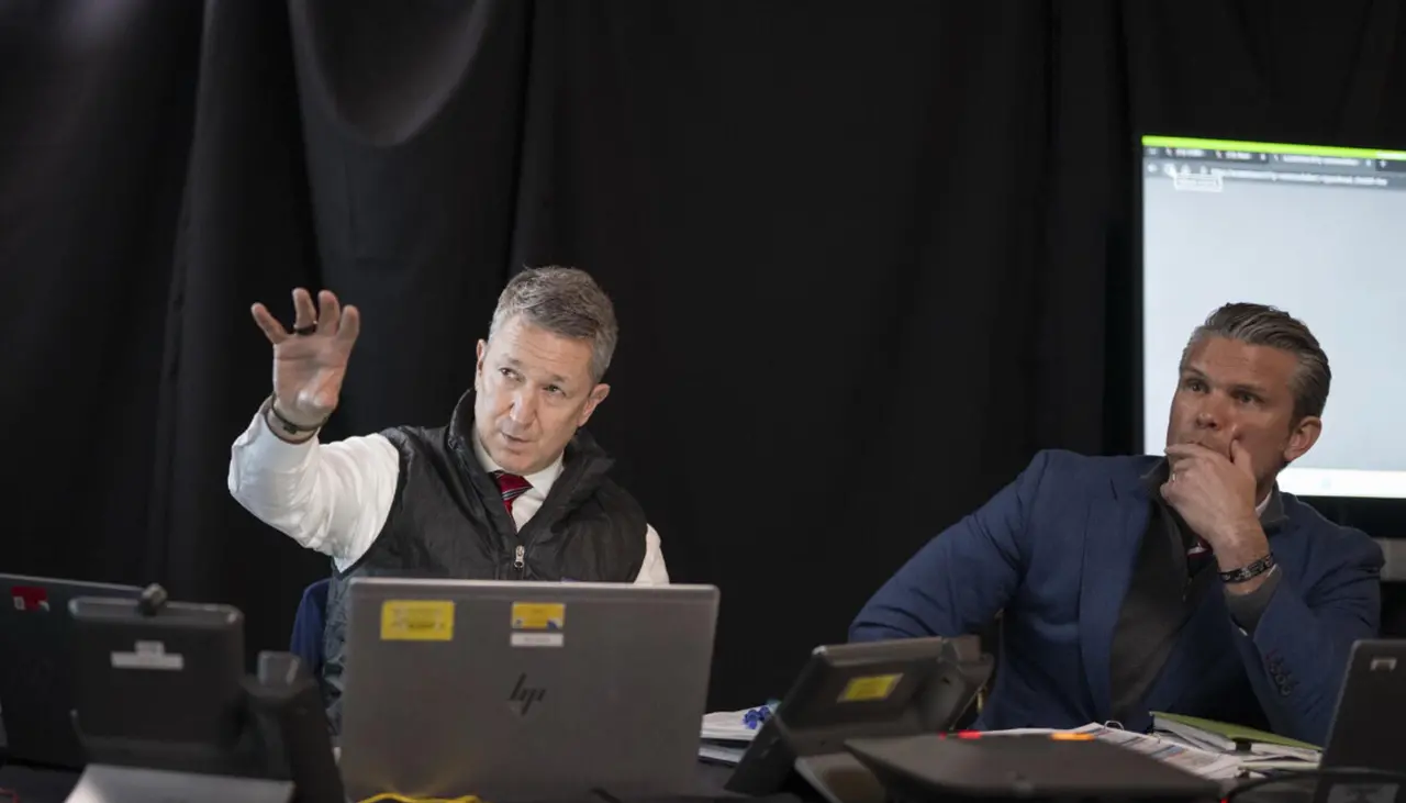 Seguimiento de meses y más de 150 aviones: Así fue el operativo liderado por Trump para derrocar a Maduro