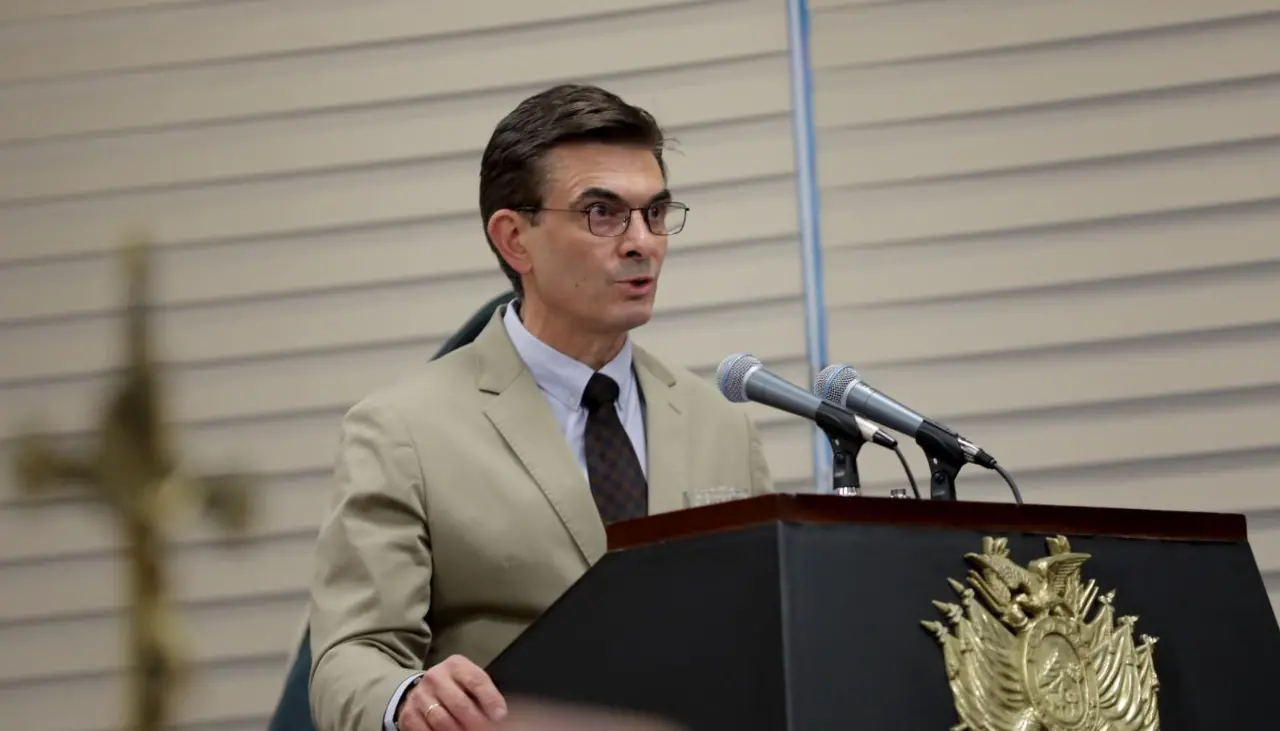 Paz dice que los magistrados prorrogados eran uno de los tres “símbolos de la injusticia” y que el TCP debe modernizarse