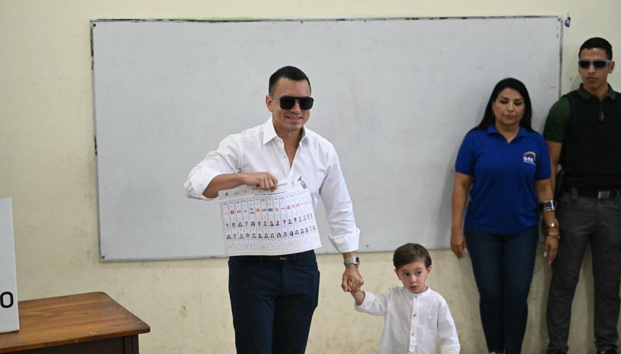 Elecciones en Ecuador: Un sondeo a boca de urna muestra un triunfo del presidente Noboa