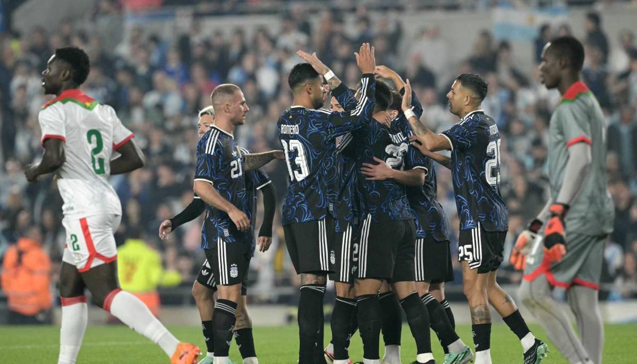 Argentina arrolla a Burkina Faso con una goleada de 7-0