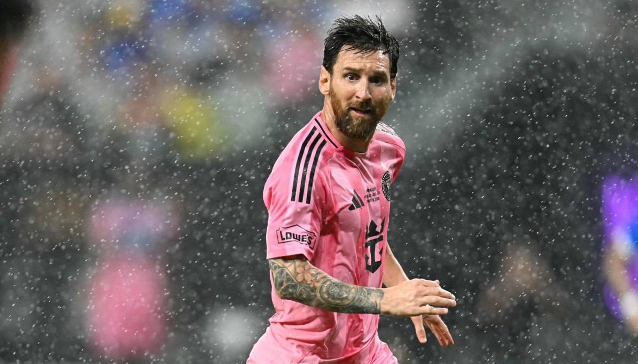 Messi anota de cabeza su gol 100 con el Inter Miami
