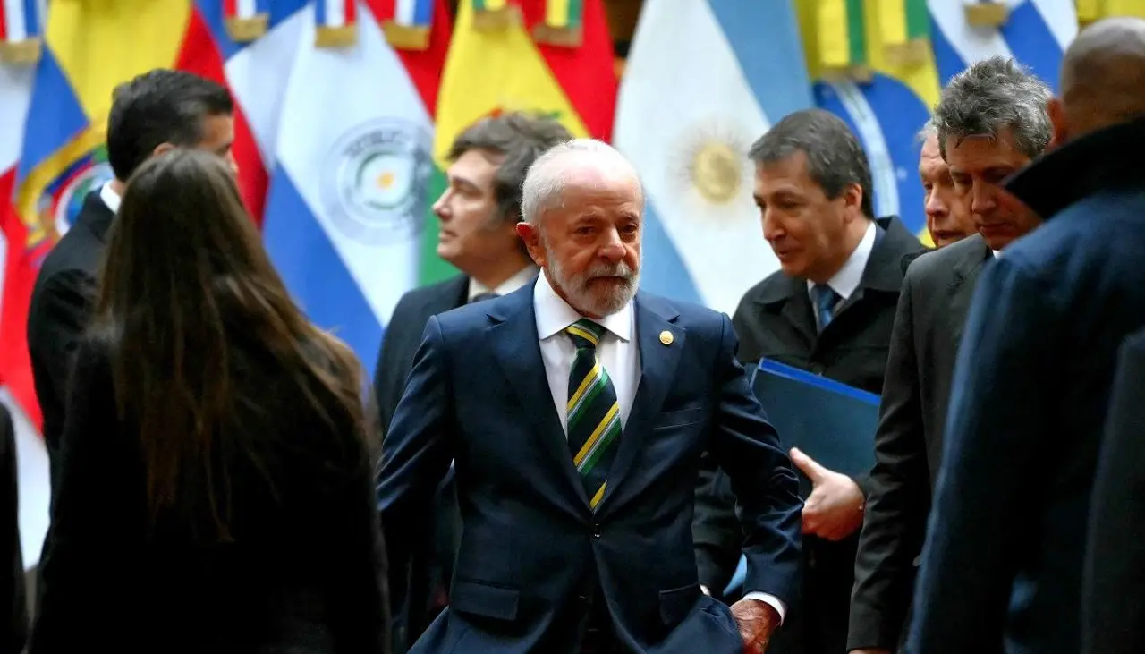 Lula homenajea al papa y a Mujica en cumbre del Mercosur