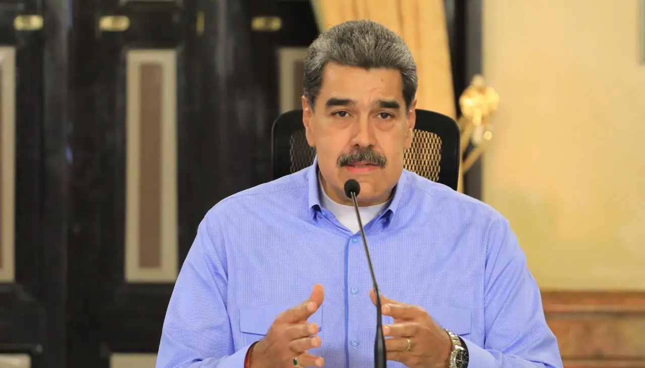 Maduro firma un decreto que le otorga “poderes especiales en seguridad” ante las “amenazas” de EEUU