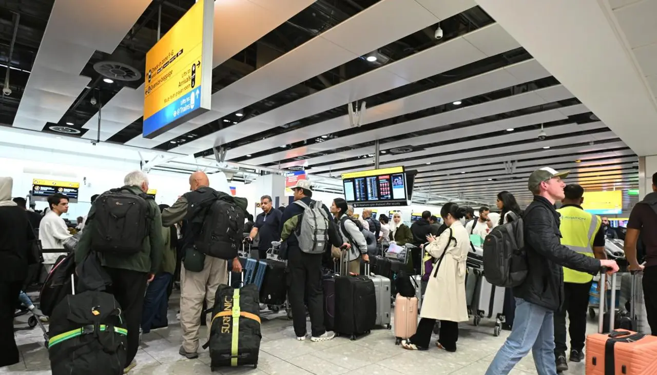 Aeropuertos europeos se recuperan tras un ciberataque que provocó retrasos y cancelaciones de vuelos