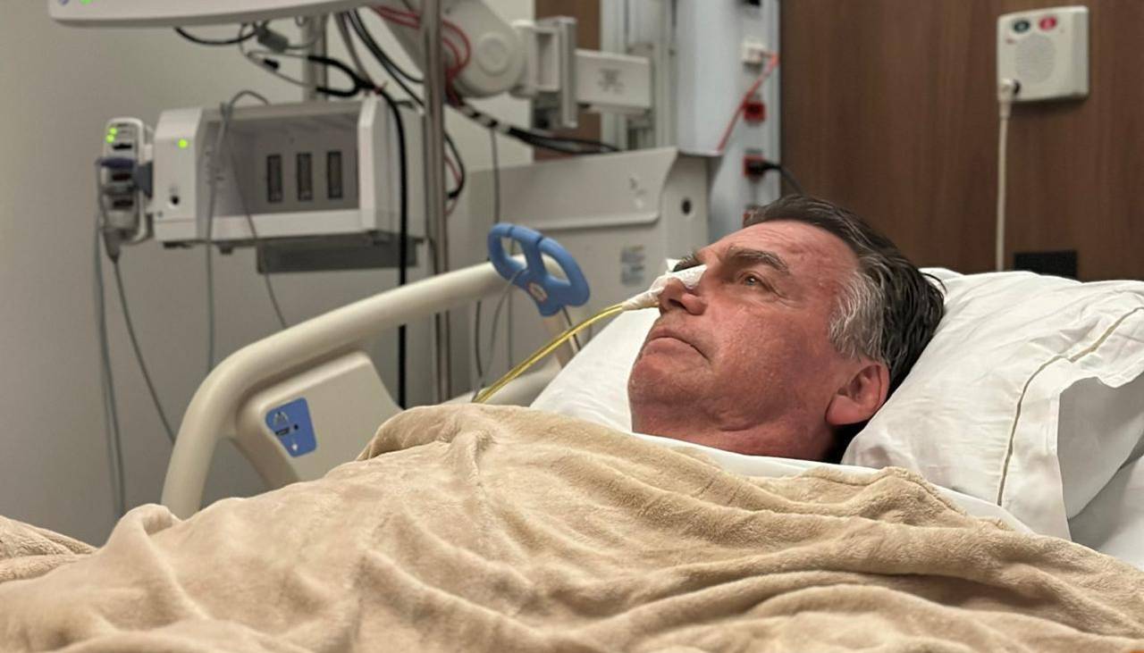 Bolsonaro deja terapia intensiva casi tres semanas después de su cirugía abdominal
