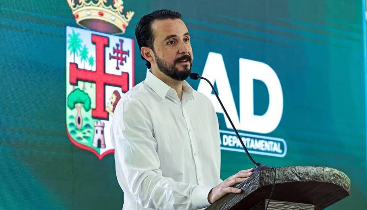 JP Velasco: “En las próximas semanas, vamos a inundar Santa Cruz con diésel y gasolina”